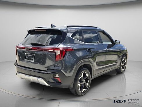 Certified 2025 Kia Seltos EX FWD image 7
