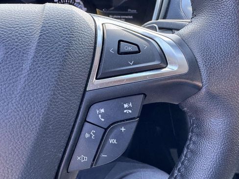 Used 2017 Ford Fusion SE w/ Fusion SE Technology Package FWD image 16