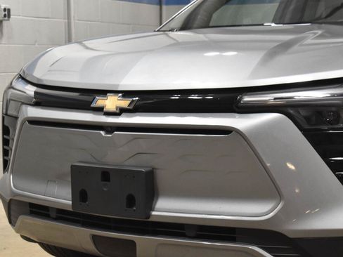 Used 2024 Chevrolet Blazer EV LT AWD/4WD image 30