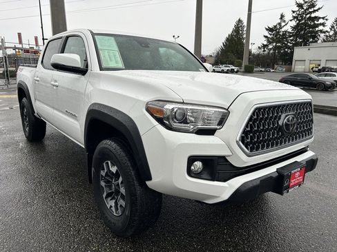 Certified 2019 Toyota Tacoma TRD Off-Road image 3