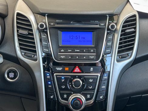 Used 2014 Hyundai Elantra GT w/ Option Group 02 FWD image 14