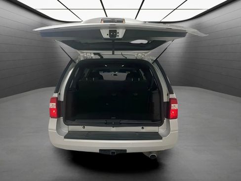 Used 2017 Ford Expedition XLT AWD/4WD image 19