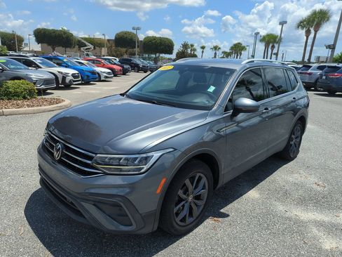 Used 2022 Volkswagen Tiguan SE FWD image 14