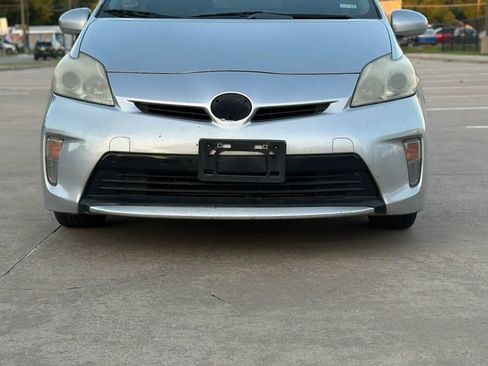 Used 2014 Toyota Prius Three FWD image 2