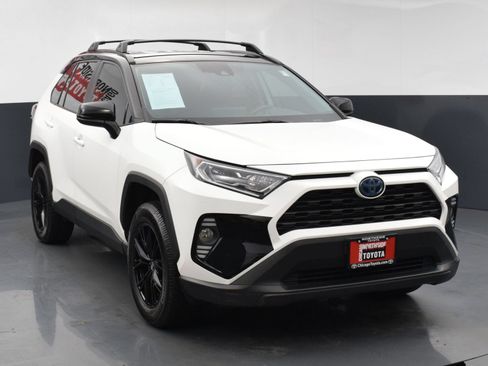 Used 2020 Toyota RAV4 XLE w/ XLE Grade Weather Package AWD/4WD image 7