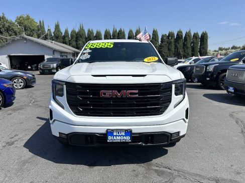 Used 2022 GMC Sierra 1500 Elevation AWD/4WD image 2