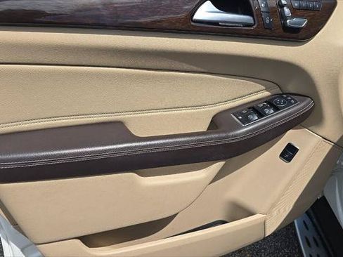 Used 2018 Mercedes-Benz GLE 350 w/ Premium 1 Package image 12