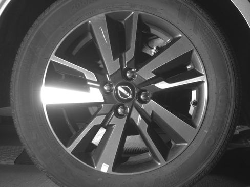 Used 2025 Nissan Versa SV image 15