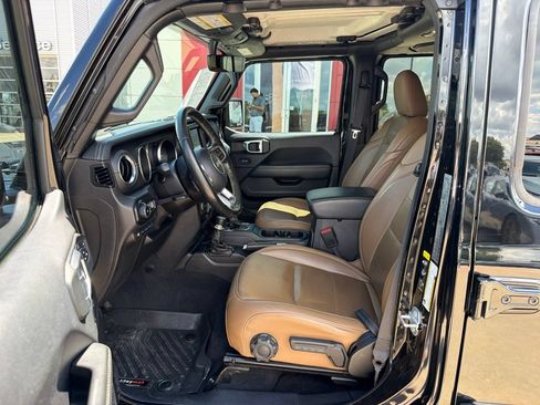 Used 2021 Jeep Wrangler Unlimited Sahara w/ Cold Weather Group AWD/4WD image 16