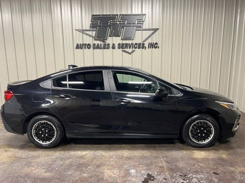 Used 2019 Chevrolet Cruze LT image 7