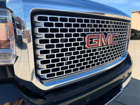 Used 2016 GMC Sierra 2500 Denali w/ Duramax Plus Package image 29