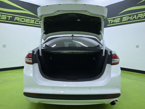 Used 2018 Ford Fusion SE w/ Equipment Group 201A image 9