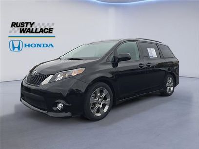 Used 2011 Toyota Sienna SE