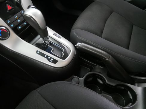 Used 2012 Chevrolet Cruze LT image 24