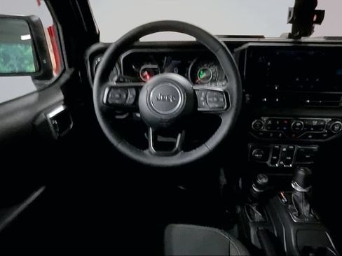 Used 2025 Jeep Wrangler Unlimited Sport AWD/4WD image 5