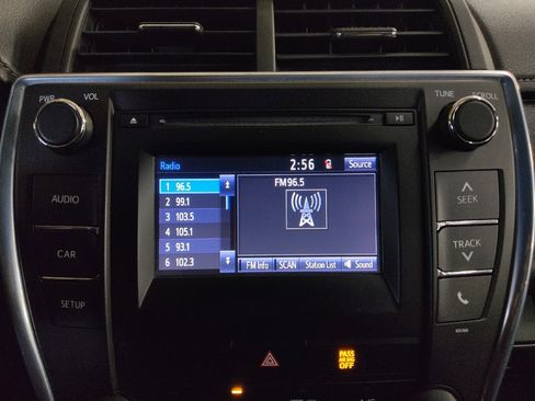 Used 2015 Toyota Camry LE image 25