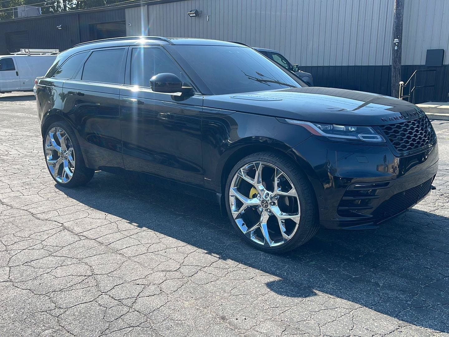 Used 2019 Land Rover Range Rover Velar R-Dynamic SE AWD/4WD image 3