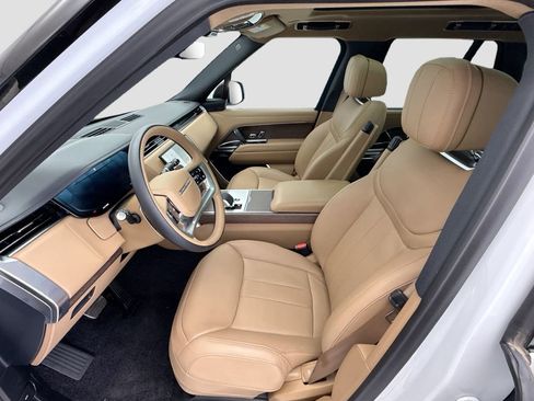 Used 2025 Land Rover Range Rover SE AWD/4WD image 18