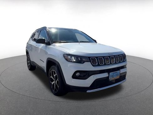 Used 2025 Jeep Compass Limited image 3