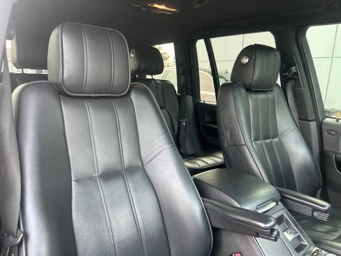 Used 2011 Land Rover Range Rover HSE LUX image 28