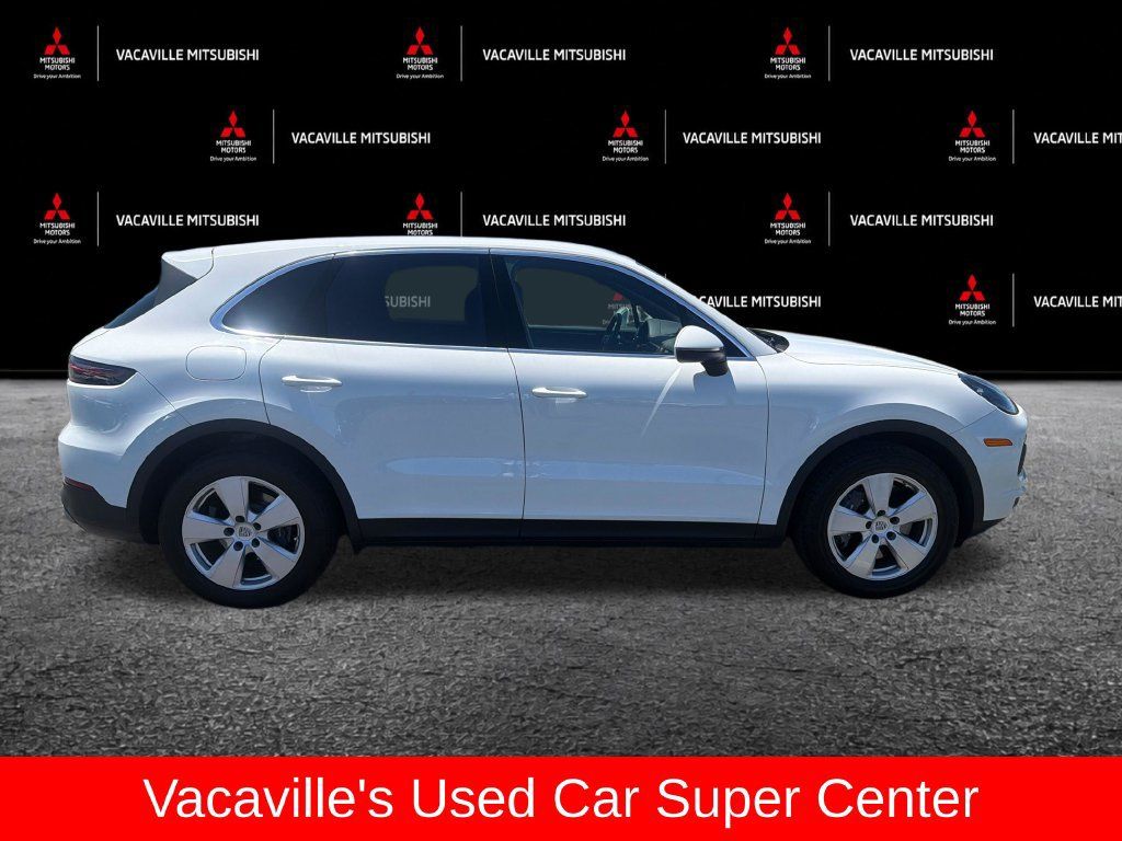 Used 2023 Porsche Cayenne AWD/4WD image 6