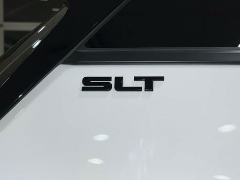 Used 2019 GMC Terrain SLT w/ Preferred Package FWD image 9
