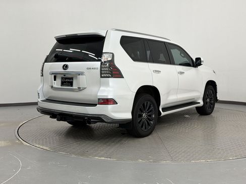 Used 2023 Lexus GX 460 Premium w/ Accessory Package AWD/4WD image 9