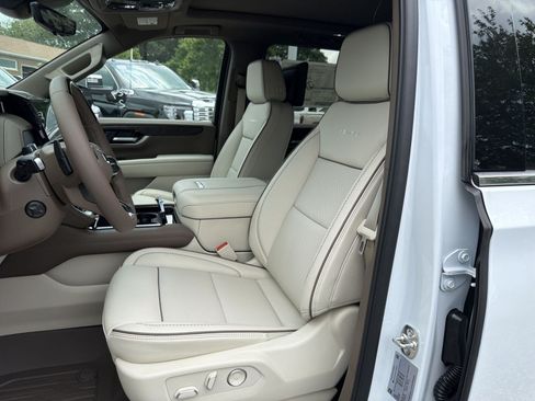 New 2026 GMC Yukon XL Denali w/ Denali Reserve Package AWD/4WD image 10
