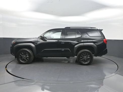 Used 2025 Toyota 4Runner SR5 AWD/4WD image 3