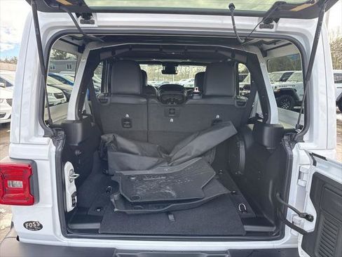 Certified 2025 Jeep Wrangler Sahara image 24