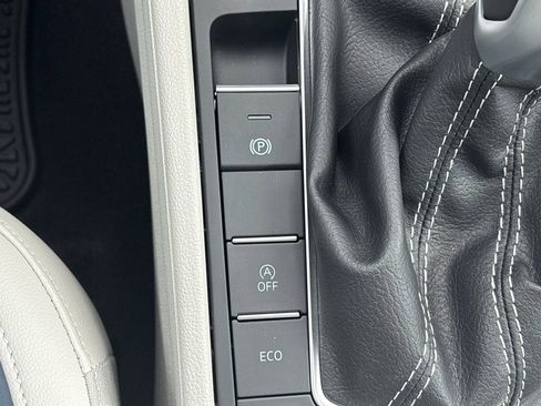 New 2026 Volkswagen Jetta SE FWD image 21