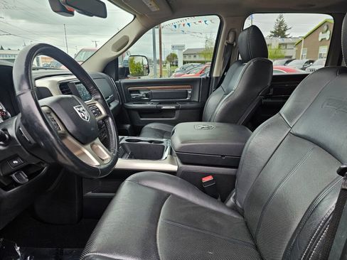 Used 2018 RAM 1500 Laramie w/ Convenience Group AWD/4WD image 25