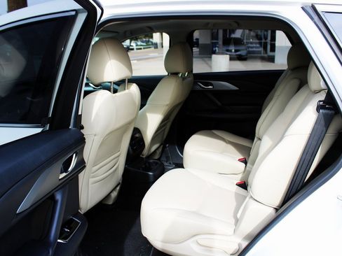 Used 2023 MAZDA CX-9 Touring image 11