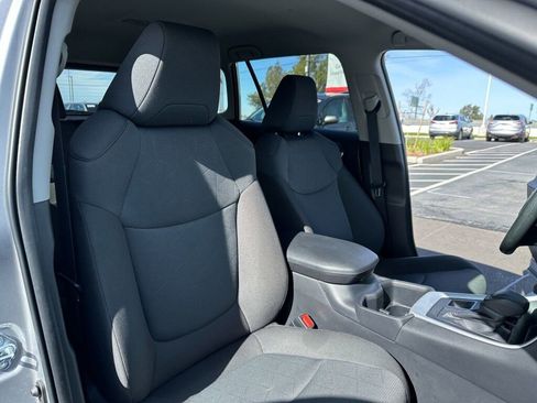 Used 2025 Toyota RAV4 XLE image 17