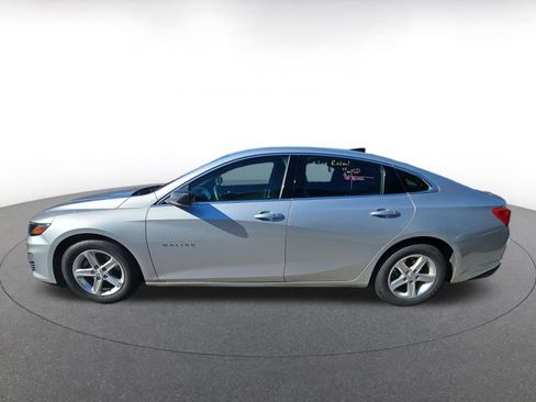 Used 2022 Chevrolet Malibu LS image 3