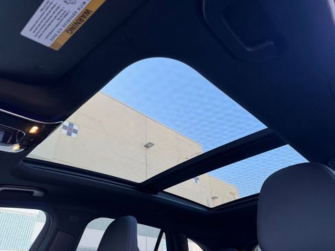 Used 2025 Mercedes-Benz GLC 300 4MATIC image 31