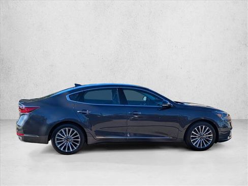 Used 2019 Kia Cadenza Premium image 4