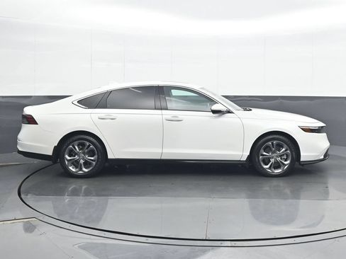 Used 2023 Honda Accord EX-L image 7