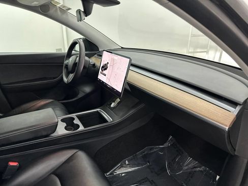 Used 2021 Tesla Model Y Long Range AWD/4WD image 23
