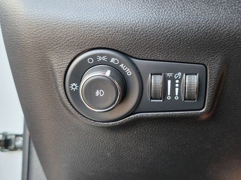 Used 2022 Jeep Compass Altitude image 40