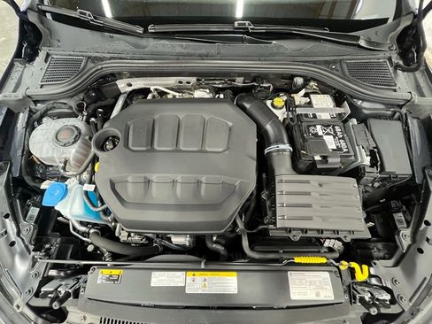 Certified 2024 Volkswagen Golf R 2.0T image 31