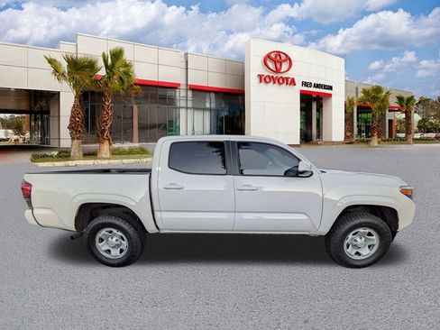 Certified 2022 Toyota Tacoma SR w/ SR Convenience Package image 4