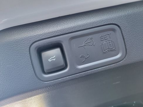 Used 2023 Ford Expedition Max XLT AWD/4WD image 8
