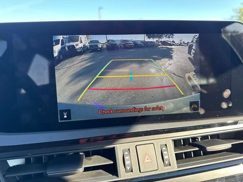 Used 2025 Lexus ES 350 w/ Premium Package FWD image 12