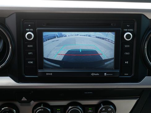 Used 2019 Toyota Tacoma SR5 AWD/4WD image 27