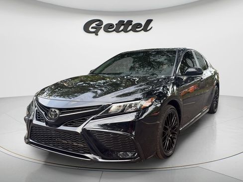 Used 2024 Toyota Camry SE w/ Convenience Package FWD image 1