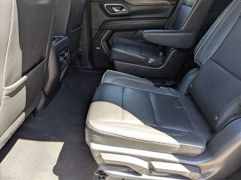 Used 2023 Chevrolet Suburban Premier w/ Advanced Technology Package AWD/4WD image 19