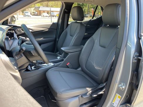 Used 2025 Buick Encore GX Preferred FWD image 17