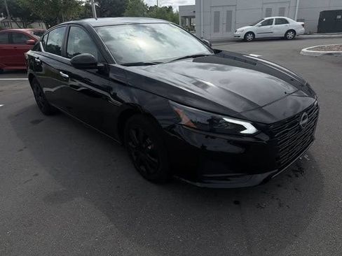 Used 2023 Nissan Altima 2.5 S FWD image 12