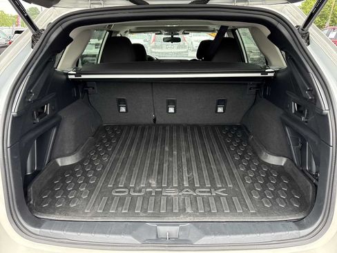 Used 2025 Subaru Outback Premium AWD/4WD image 26
